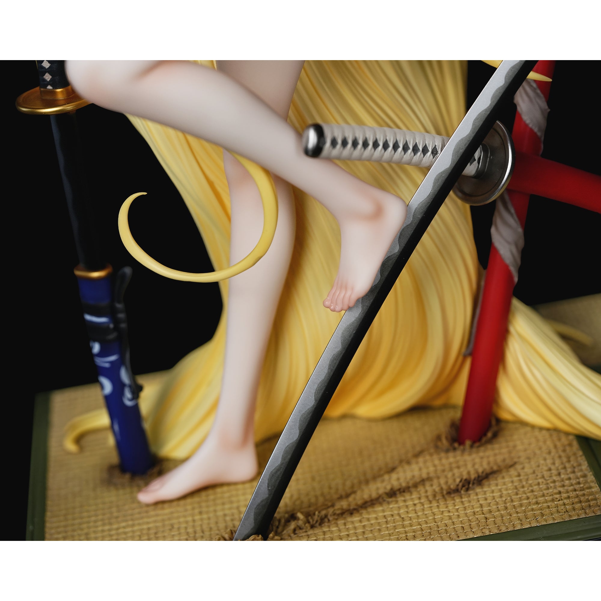 物語シリーズ 傷物語 忍野忍 1/4スケール 塗装済み完成品フィギュア